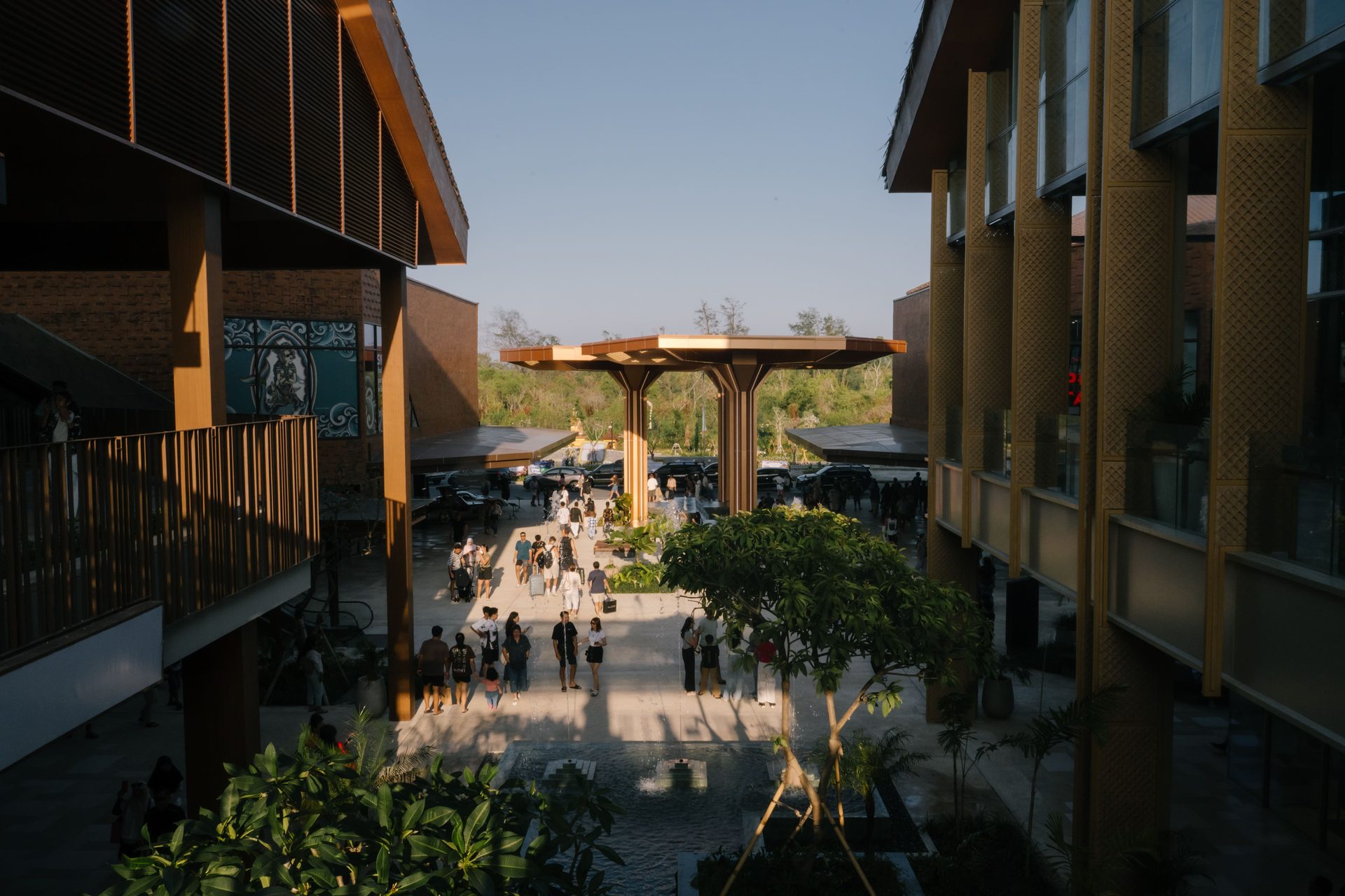 Grand Outlet Bali outlet village courtyard with shoppers