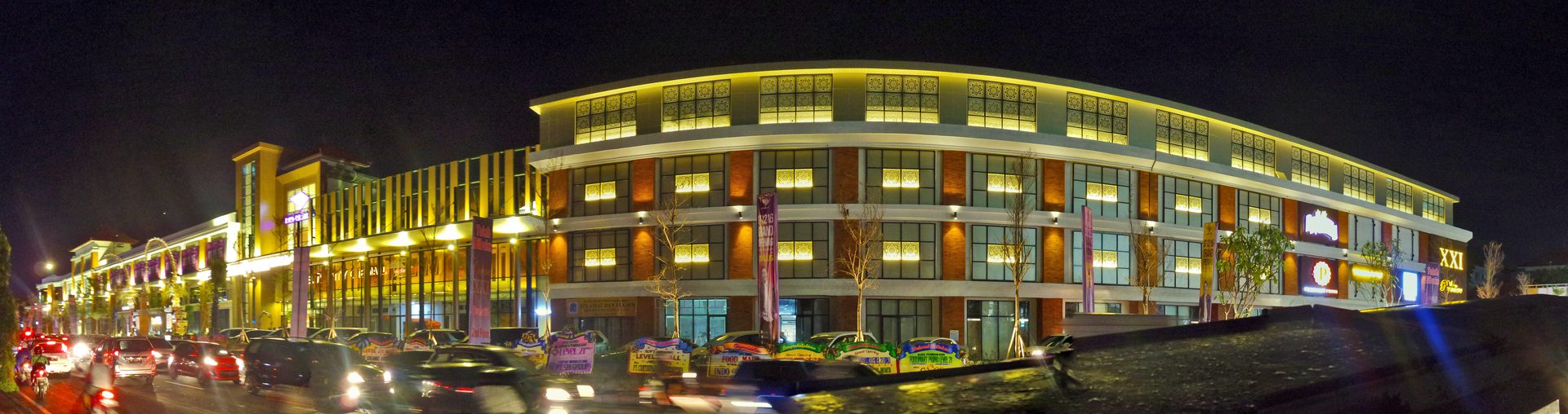 Level 21 Mall at night, Denpasar